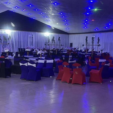 Murphy'S Mansion Resort Umuahia Экстерьер фото