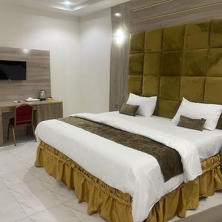 Murphy'S Mansion Resort Umuahia Экстерьер фото