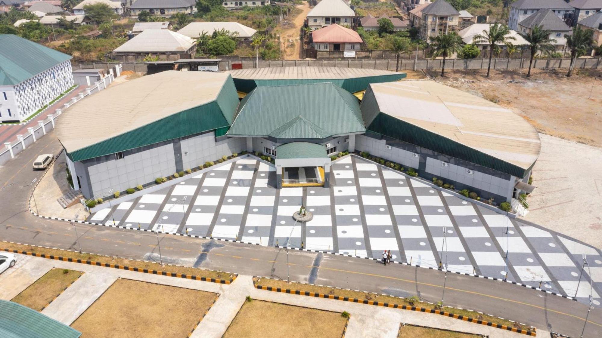Murphy'S Mansion Resort Umuahia Экстерьер фото